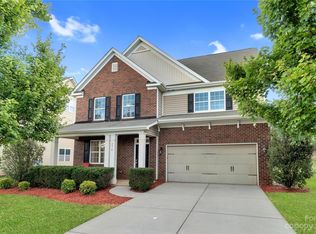 5910 Langwell Ln, Charlotte, NC 28278