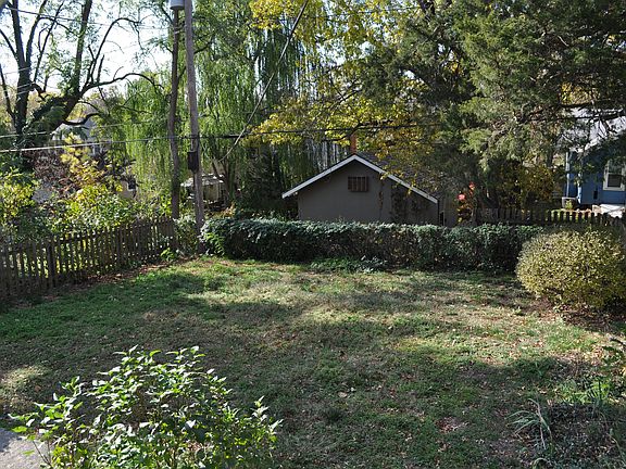 3rd image of 5632 Kenwood Ave