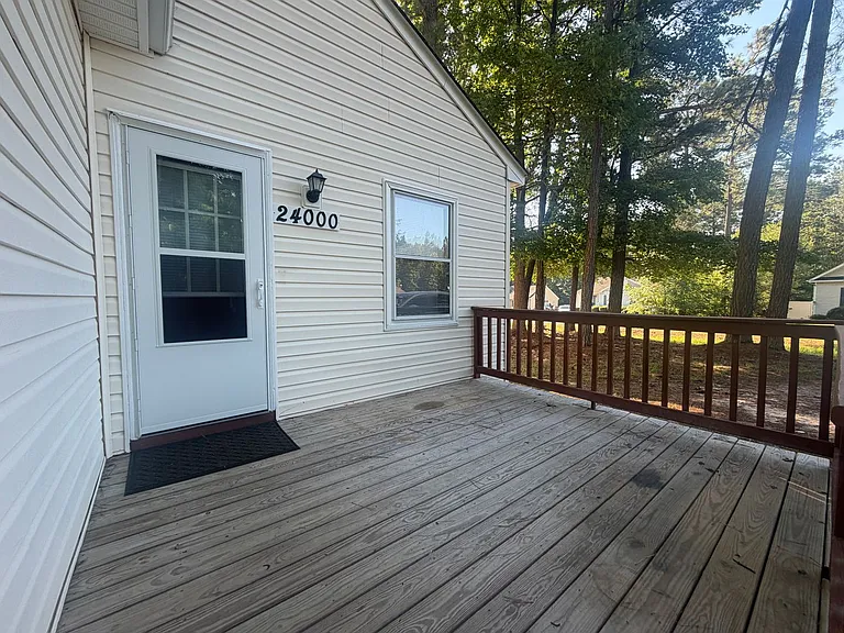 24000 Sequoia Rd — Photo 2