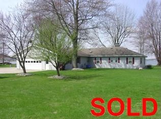 967 Chapman Lake Dr, Warsaw, IN 46582