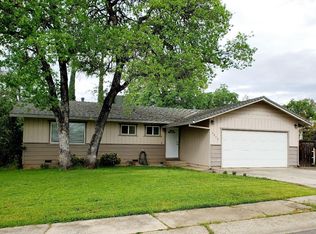 2846 Robert Ct, Redding, CA 96002