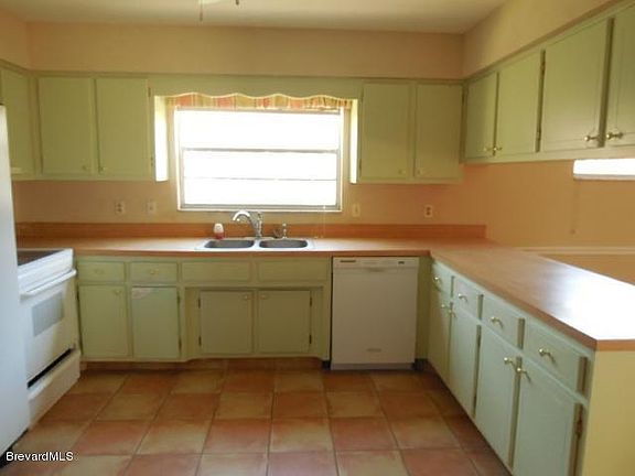 5th image of 215 Marlin Dr