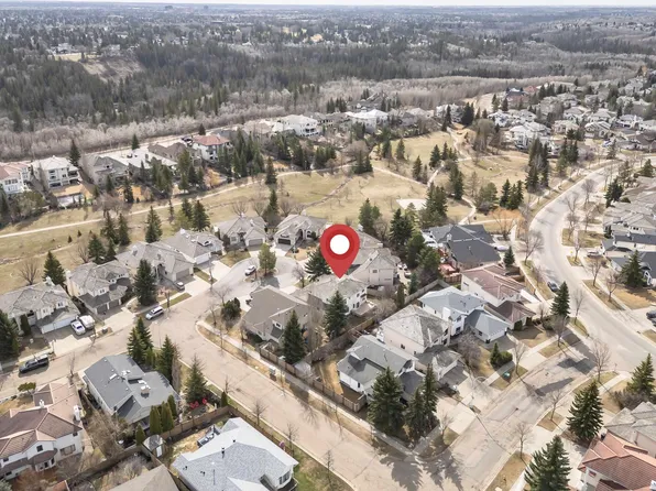607 Butterworth Wynd NW, Edmonton, AB T6R 2G8