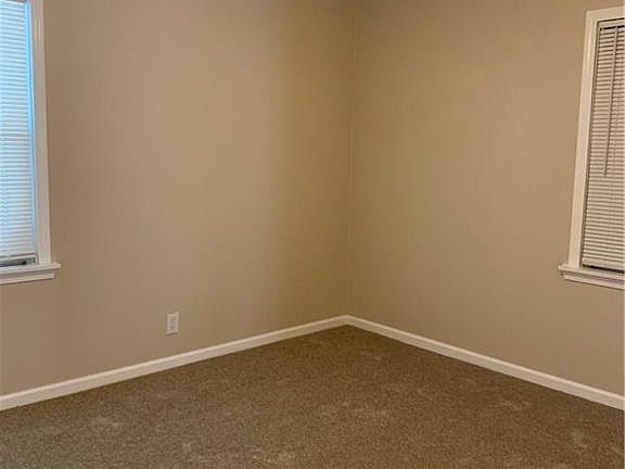 5th image of 4709 Willowbrook Dr