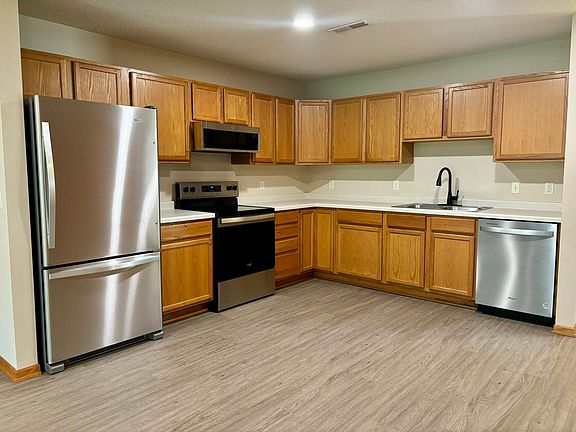 2nd image of 323C Williamsburg Pl
