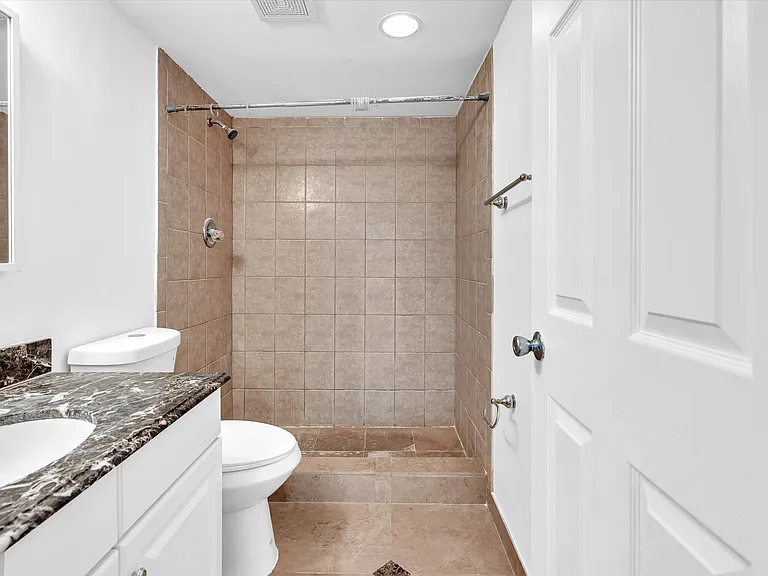 220 Lakeview Dr #210 — Photo 34