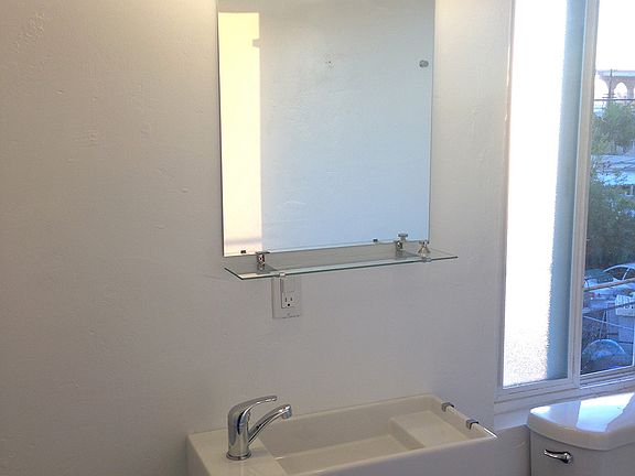 5th image of 2155 Logan Ave #A