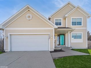 1755 Rolling Meadows Dr, Pleasant Hill, IA 50327