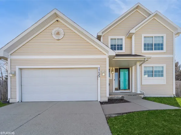1755 Rolling Meadows Dr, Pleasant Hill, IA 50327