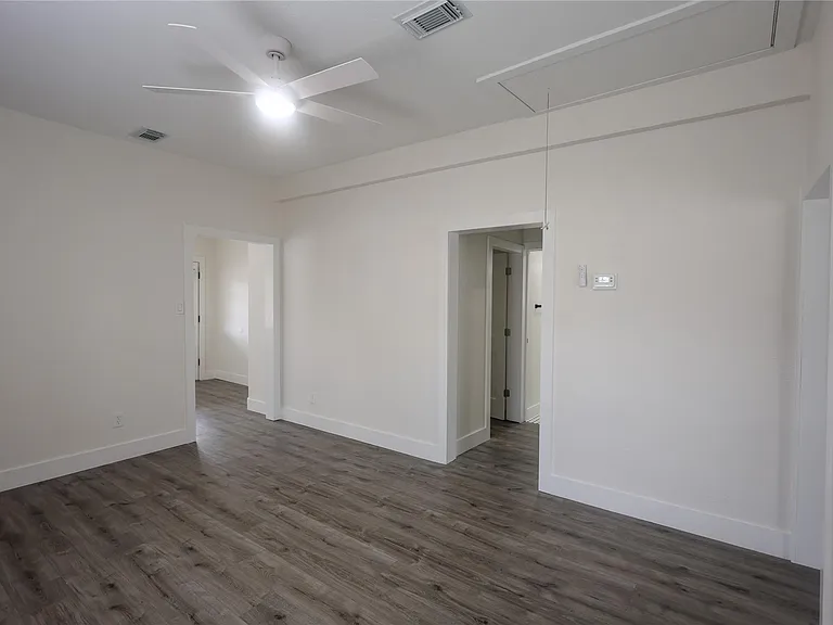 602 Higgins St — Photo 10