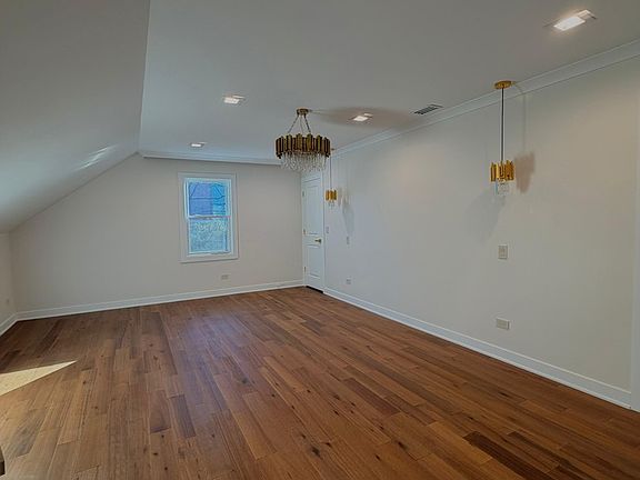 5th image of 830 Deerfield Rd