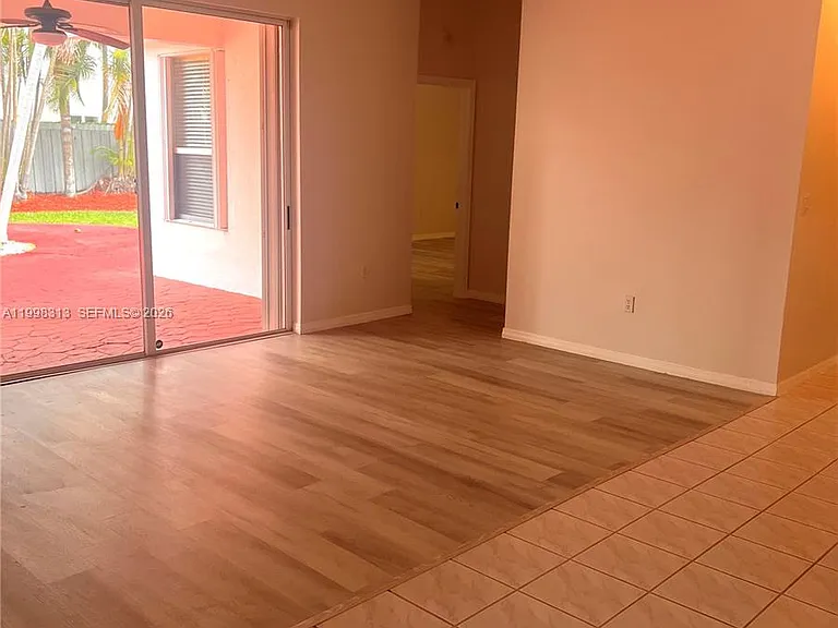 15761 SW 148th Ter — Photo 6