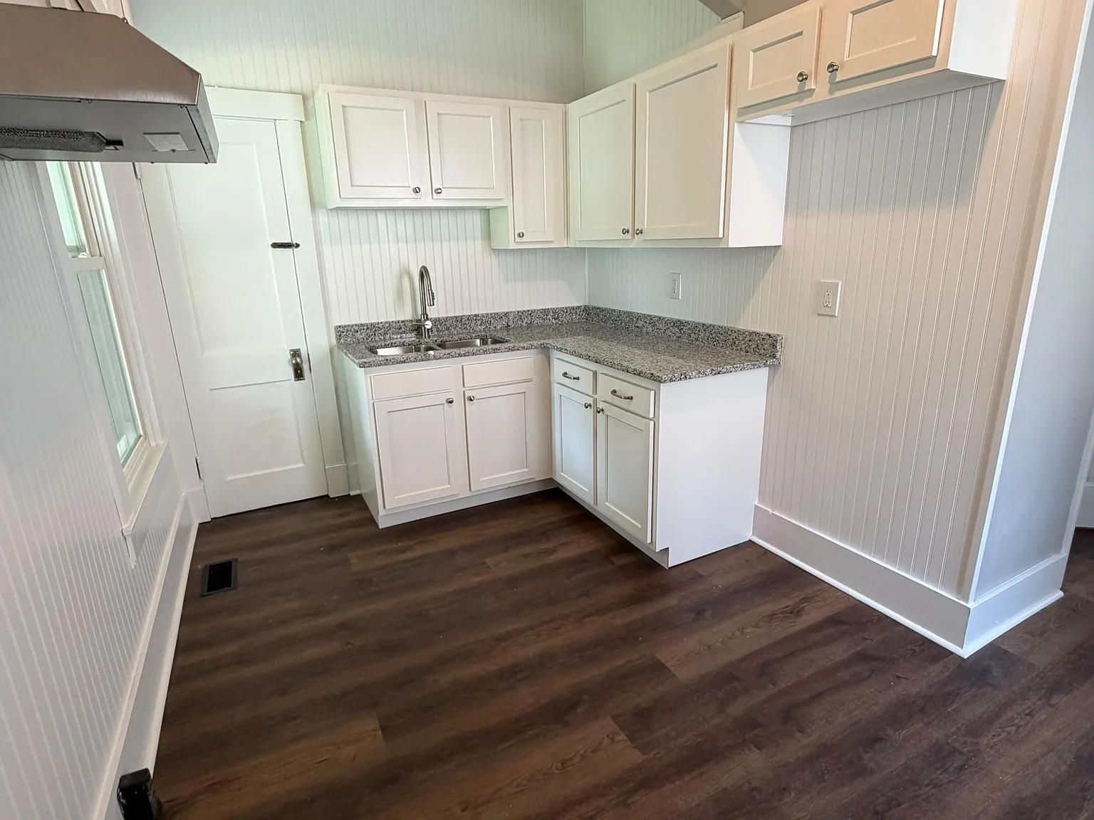 1312 Earl Avenue - 1 — Photo 3