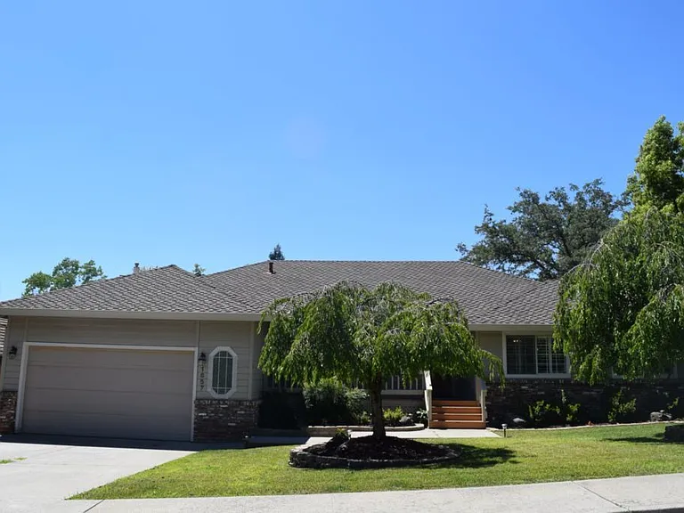1657 Stone Way — Photo 1