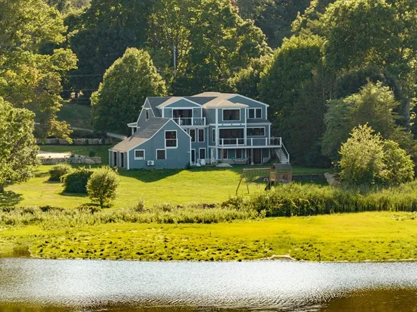 392 S Main St, Cohasset, MA 02025