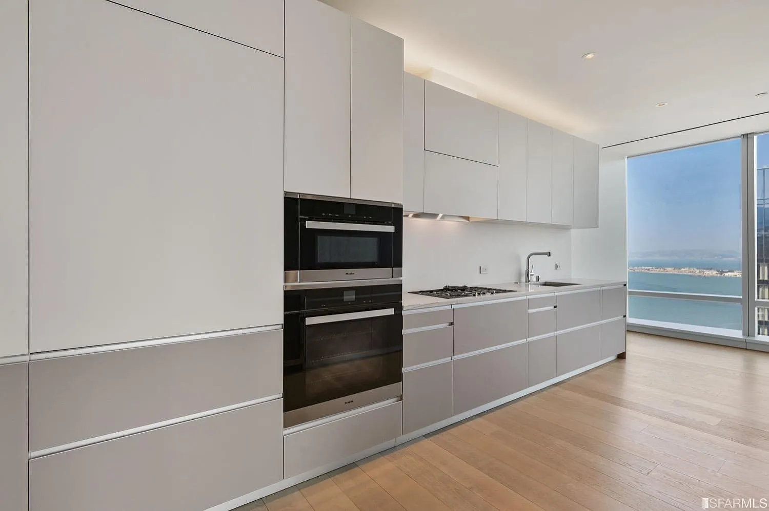 2 bed, 2.5 bath, 2147 sqft, $22,000 — Photo 4