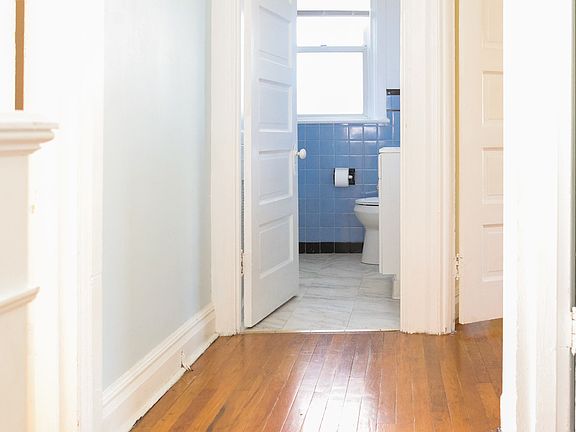 5th image of 811 Delaware Ave