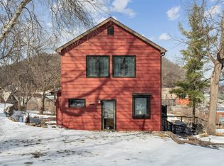 207 Point Anne Ln, Mc Gregor, IA 52157