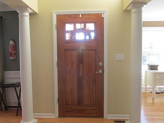 3rd image of 305 Alicia Ct