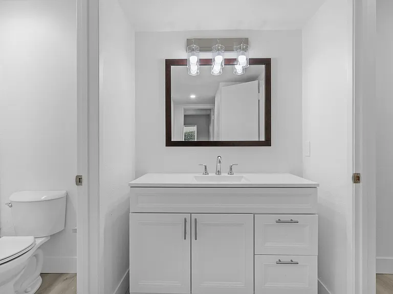 Arlington Apartments — Photo 14