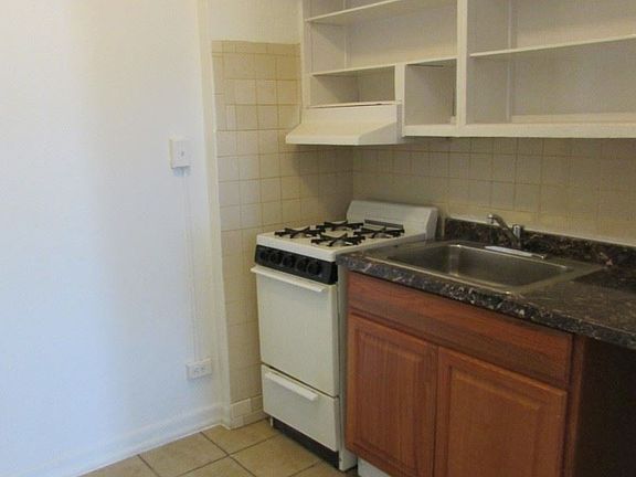 4th image of 2036 S 5th Ave APT 202