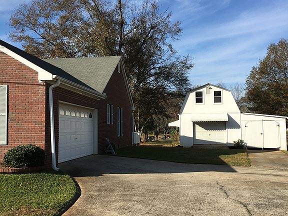 5th image of 54 Childs Ave