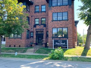824 Main St APT 1C, Cedar Falls, IA 50613
