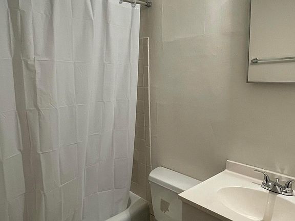 4th image of 3088 Dorris Ave APT A