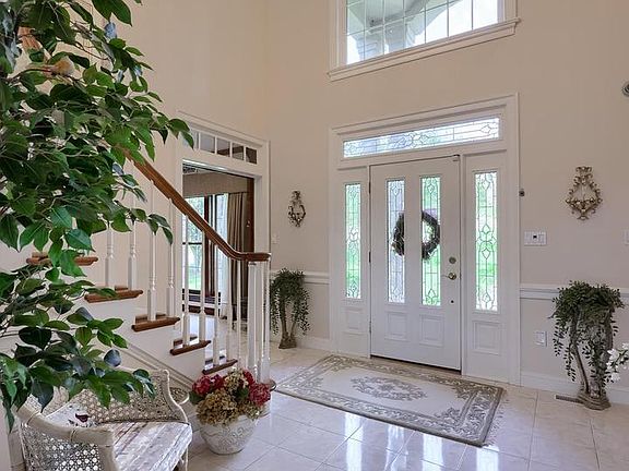 4th image of 1190 Overbrook Cir