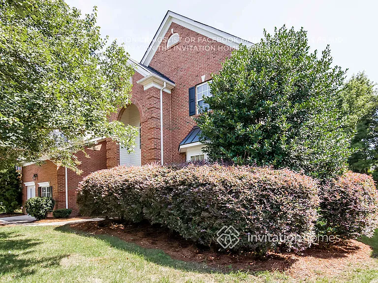 5925 Maple View Pl — Photo 2