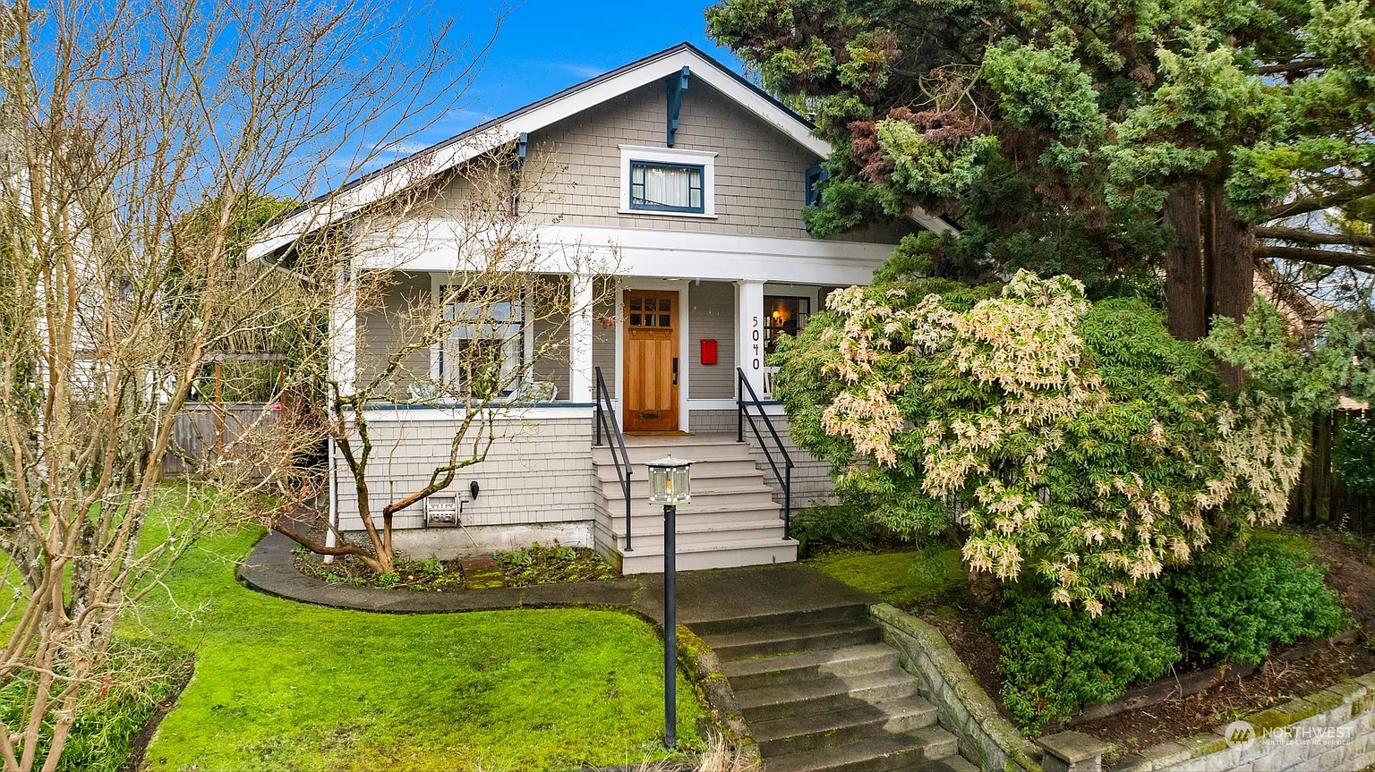 5040 42nd Avenue SW photo 1