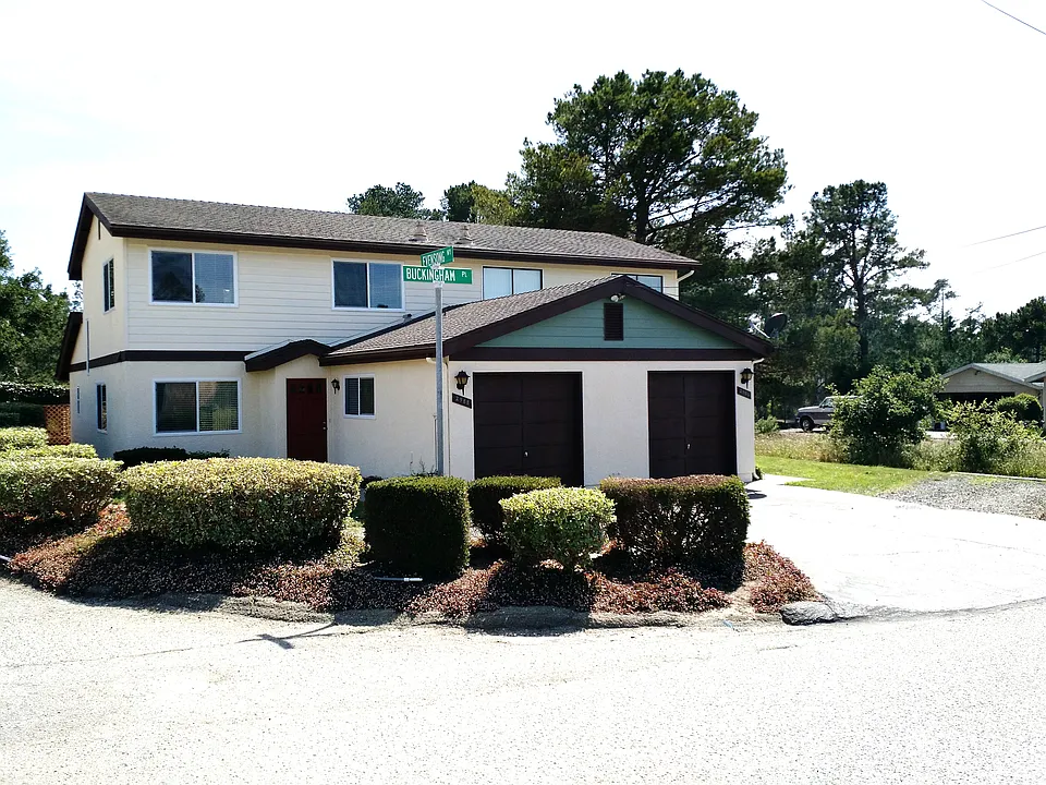 2986 Buckingham Pl