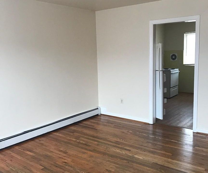 2nd image of 4404 W 8th St APT 3