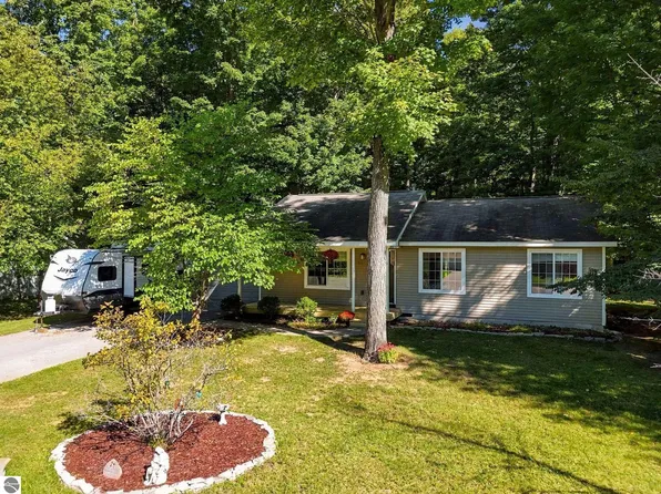2263 Woodcock Ln, Traverse City, MI 49685