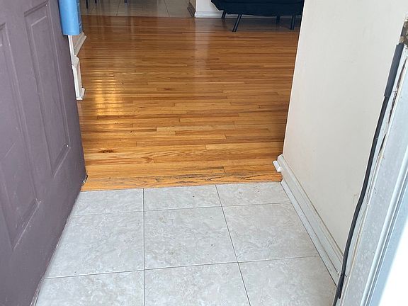 3rd image of 660 Meadows Ln