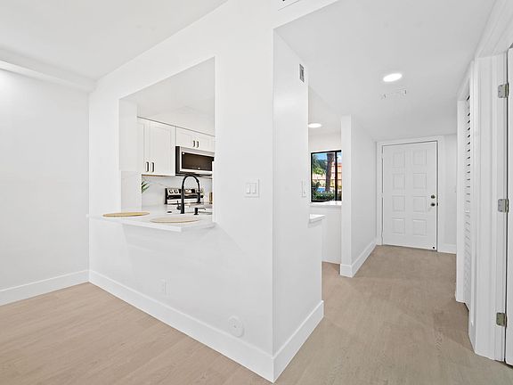 5th image of 7280 Amberly Lane #103