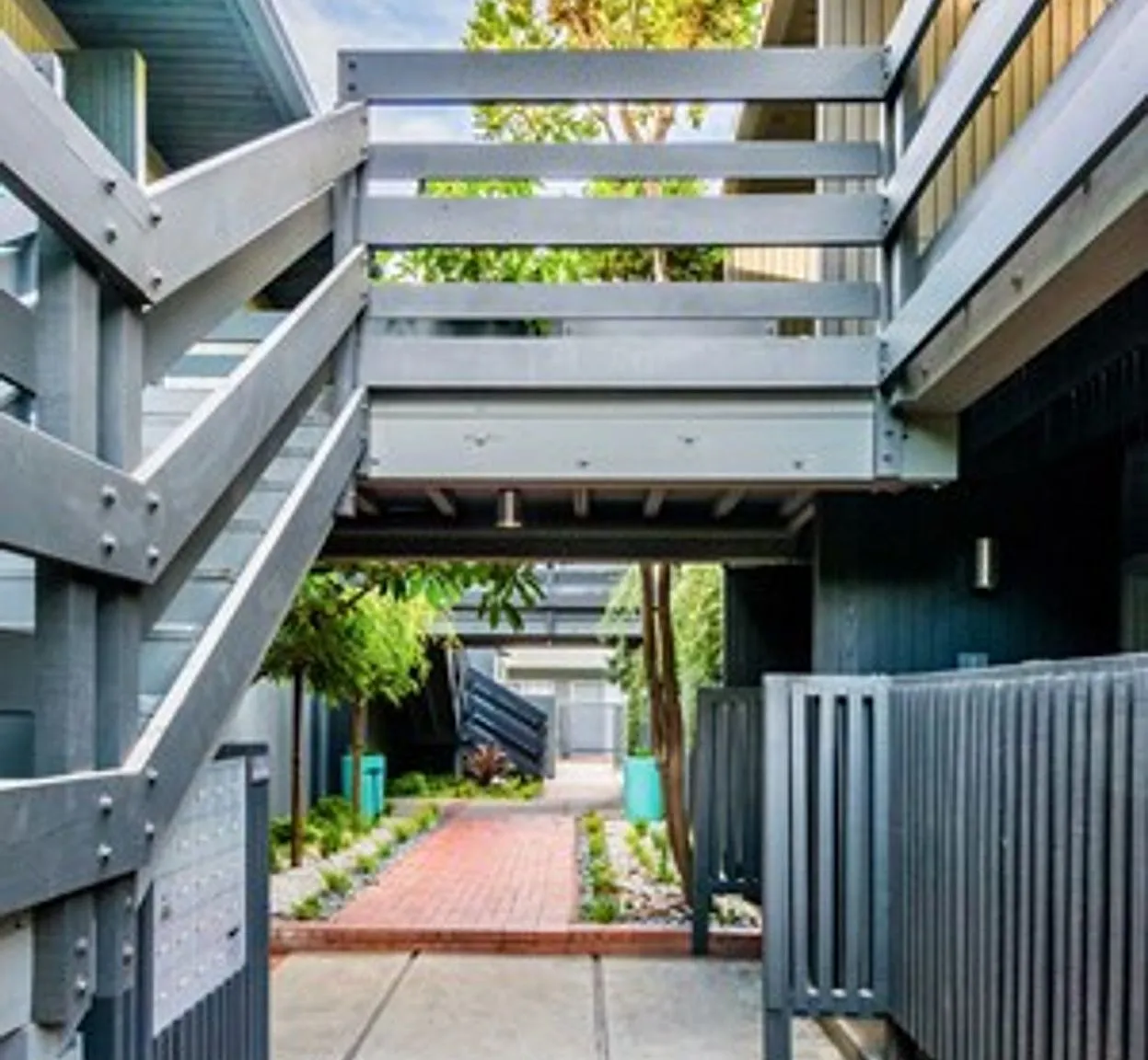 Village Flats: Mid-Century Design with Modern Convenience — Photo 2