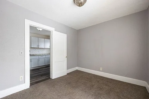 90 Catherine St #3 Photo 1