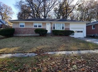 8804 McNulty Dr, Saint Louis, MO 63114