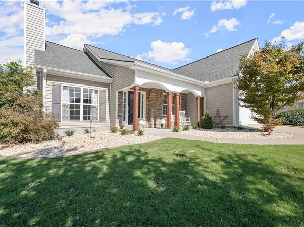 5545 Hancock Ln, Cumming, GA 30041