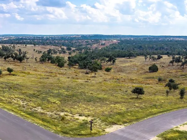 741 Marfa Trl, Fredericksburg, TX 78624