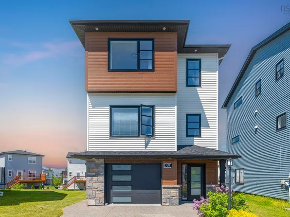 39 Chardonnay Ct, Halifax, NS B3T 0L4