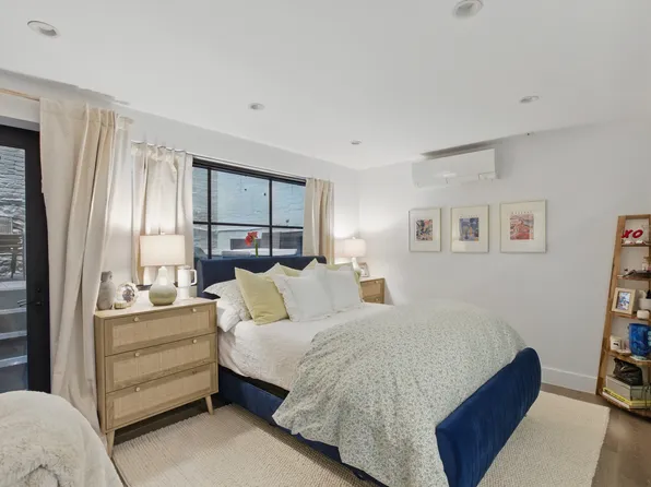 203 West 22nd Street image 4 of 10