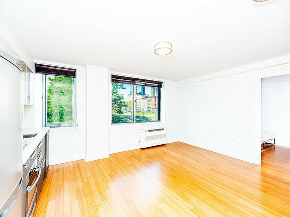 3rd image of 505 W 47th St #2NH
