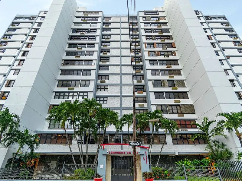 2 bed, 1.5 bath, 1370 sqft, $4,900 — Photo 1