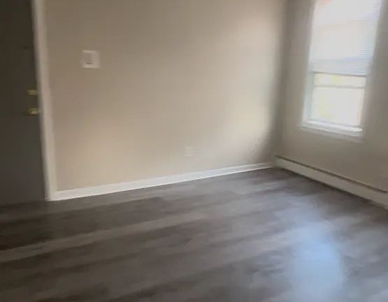 4th image of 169 Hillside Ave