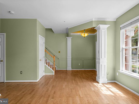 5th image of 702 Crooked Creek Dr