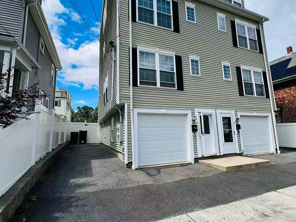 38 Raymond St