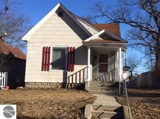 725 E State St, Traverse City, MI 49686