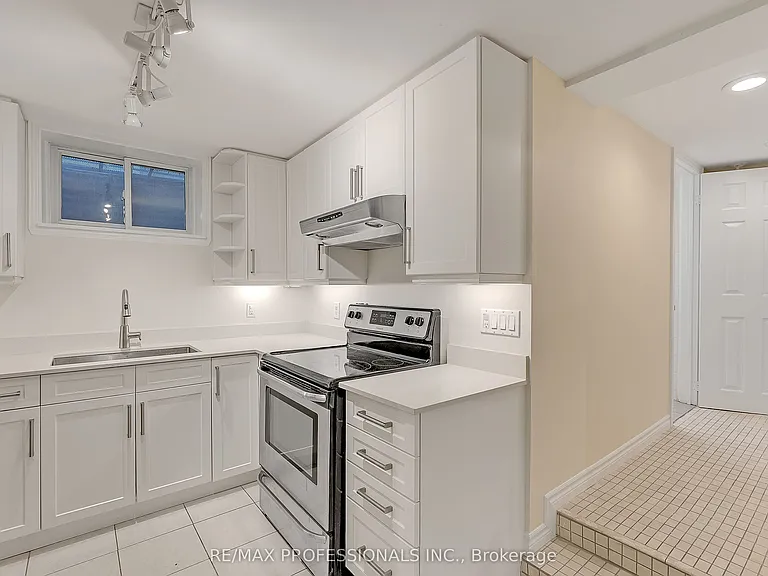 5B Old Mill Dr #LOWER — Photo 10